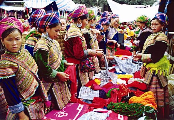 Sắc m&agrave;u T&acirc;y Bắc